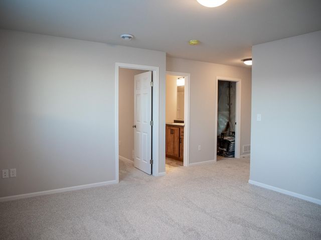 1187 Rachel Drive W, West Fargo, ND 58002