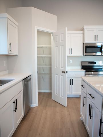 1187 Rachel Drive W, West Fargo, ND 58002