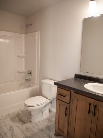 1187 Rachel Drive W, West Fargo, ND 58002