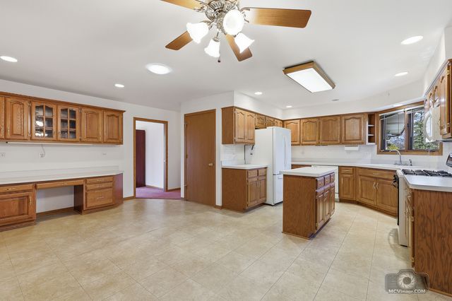 24711 S Sycamore Street, Elwood, IL 60421