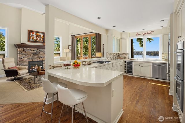 7447 W Mercer Way, Mercer Island, WA 98040