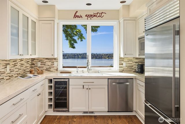 7447 W Mercer Way, Mercer Island, WA 98040