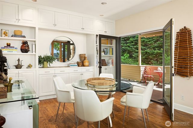 7447 W Mercer Way, Mercer Island, WA 98040