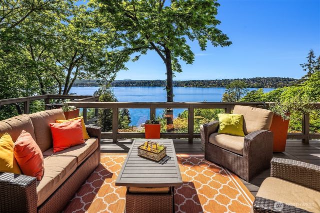 7447 W Mercer Way, Mercer Island, WA 98040
