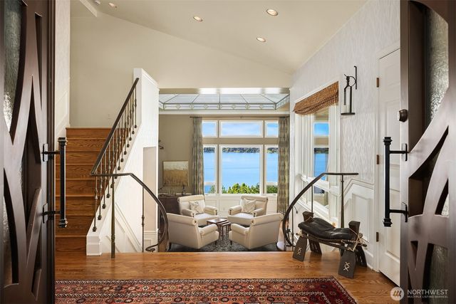 7447 W Mercer Way, Mercer Island, WA 98040