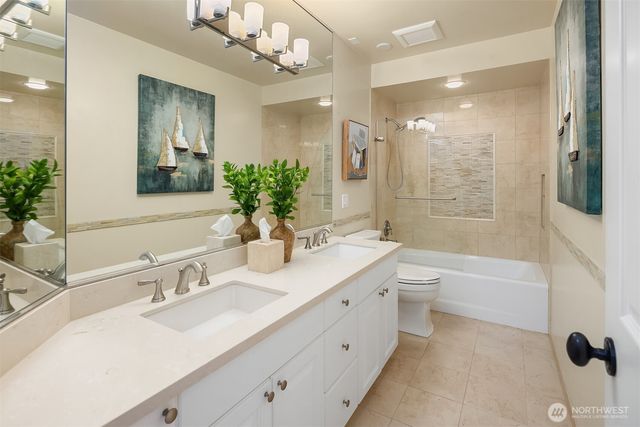 7447 W Mercer Way, Mercer Island, WA 98040