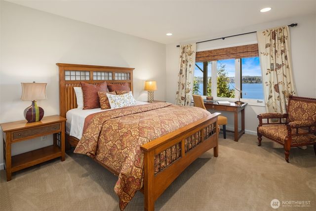 7447 W Mercer Way, Mercer Island, WA 98040