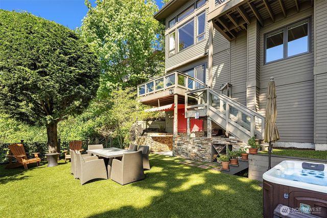 7447 W Mercer Way, Mercer Island, WA 98040