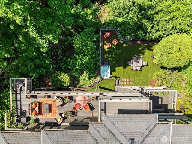 7447 W Mercer Way, Mercer Island, WA 98040