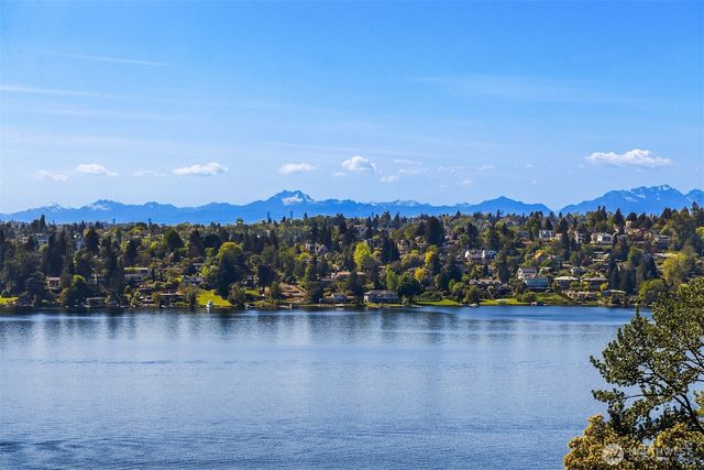 7447 W Mercer Way, Mercer Island, WA 98040