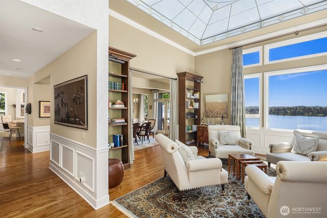 7447 W Mercer Way, Mercer Island, WA 98040