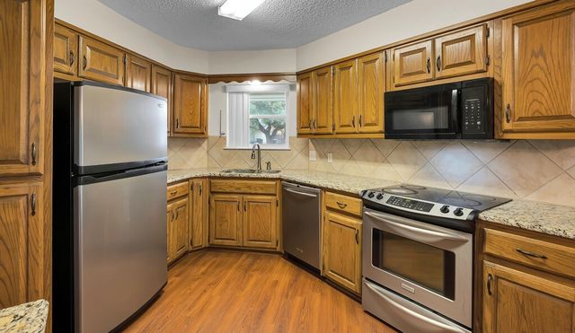 1013 December Drive, Hewitt, TX 76643