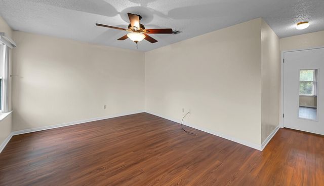 1013 December Drive, Hewitt, TX 76643