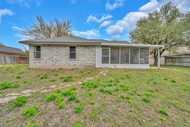 1013 December Drive, Hewitt, TX 76643