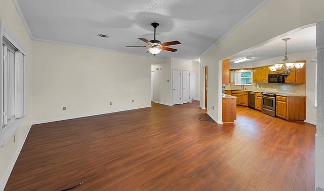 1013 December Drive, Hewitt, TX 76643