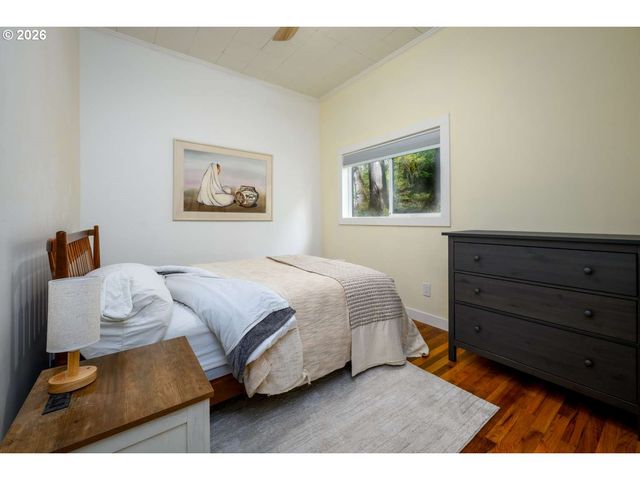 1511 JQ ADAMS St, Oregon City, OR 97045