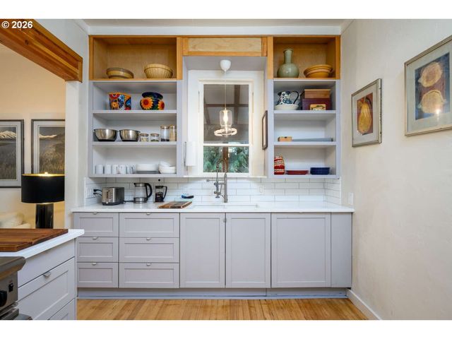 1511 JQ ADAMS St, Oregon City, OR 97045