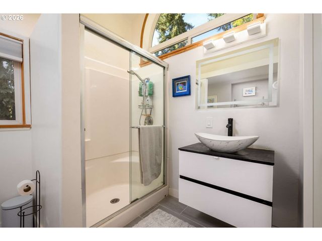 1511 JQ ADAMS St, Oregon City, OR 97045