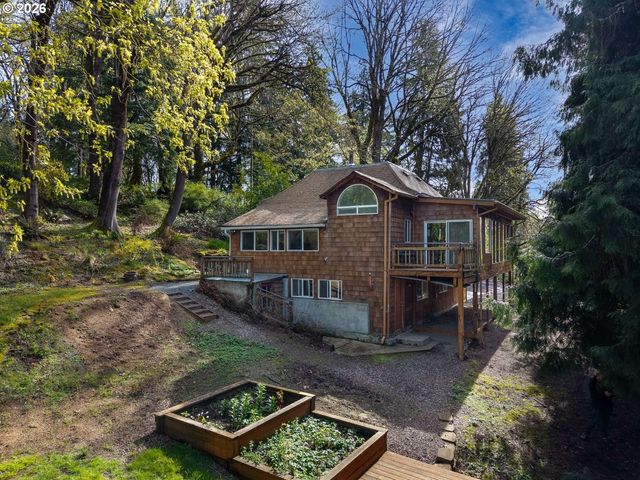 1511 JQ ADAMS St, Oregon City, OR 97045