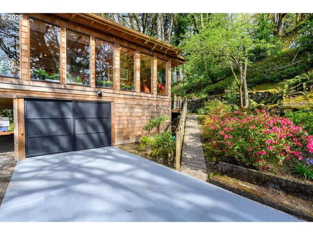 1511 JQ ADAMS St, Oregon City, OR 97045