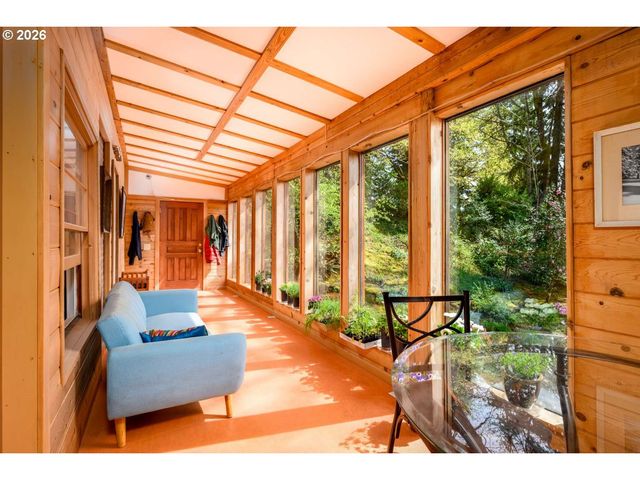 1511 JQ ADAMS St, Oregon City, OR 97045