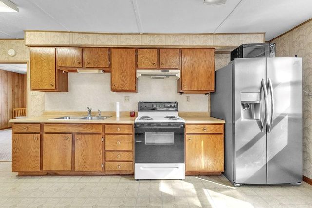 1401 N 12th Street, St Joseph, MO 64501