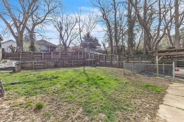 1401 N 12th Street, St Joseph, MO 64501