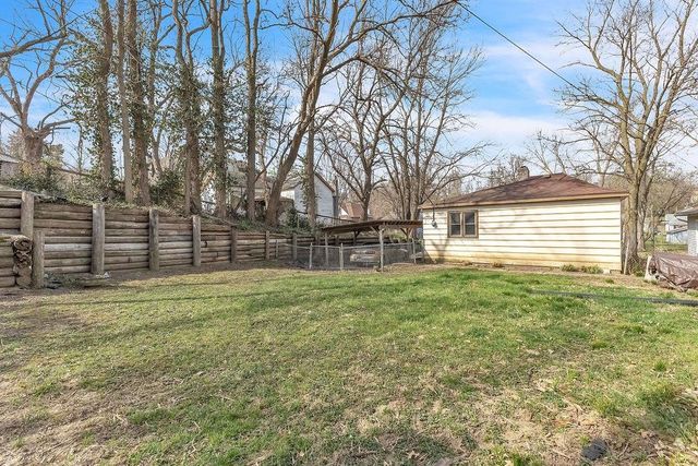 1401 N 12th Street, St Joseph, MO 64501