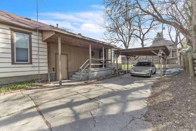 1401 N 12th Street, St Joseph, MO 64501