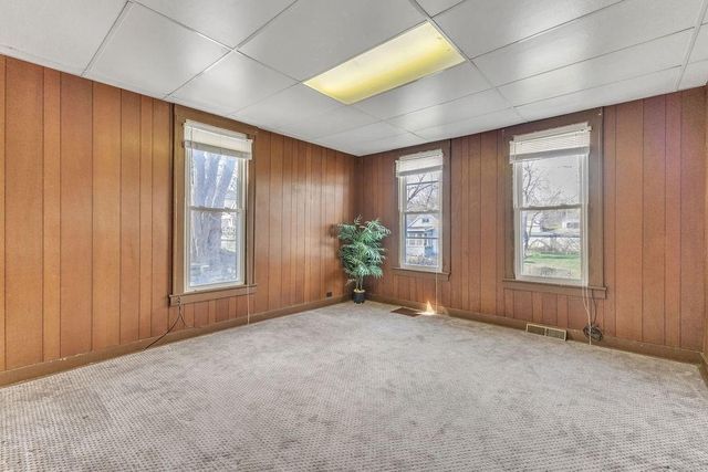 1401 N 12th Street, St Joseph, MO 64501