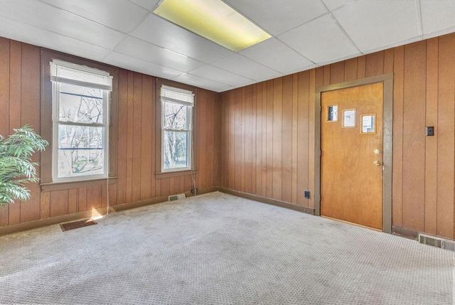 1401 N 12th Street, St Joseph, MO 64501