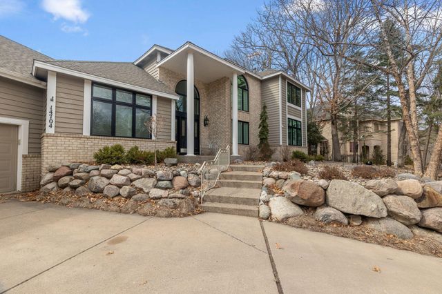 14704 White Oak Drive, Burnsville, MN 55337