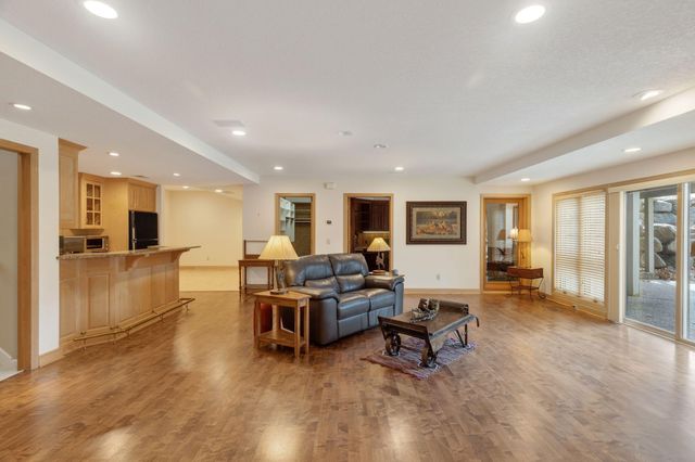 14704 White Oak Drive, Burnsville, MN 55337