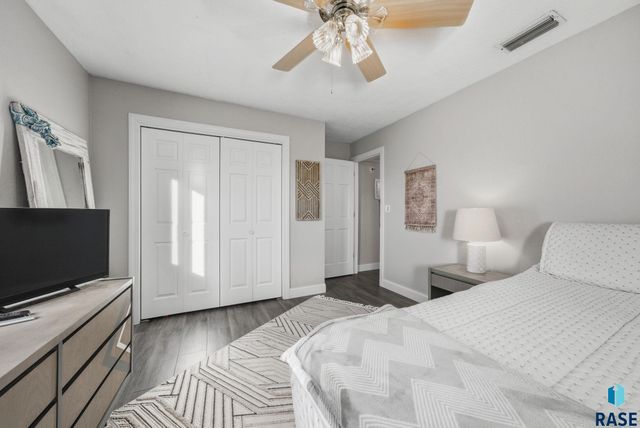 3552 S Gateway Blvd Boulevard 104, Sioux Falls, SD 57106