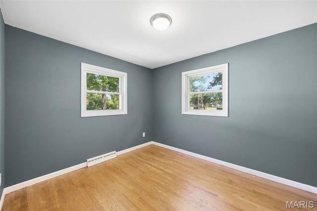 809 Lightwood Drive, Hazelwood, MO 63042