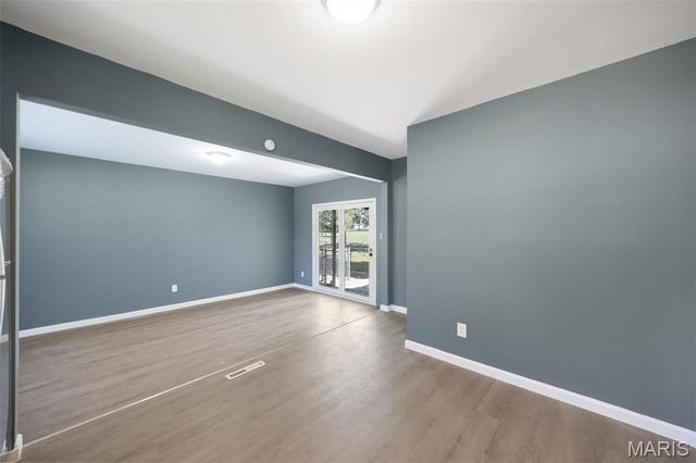 809 Lightwood Drive, Hazelwood, MO 63042