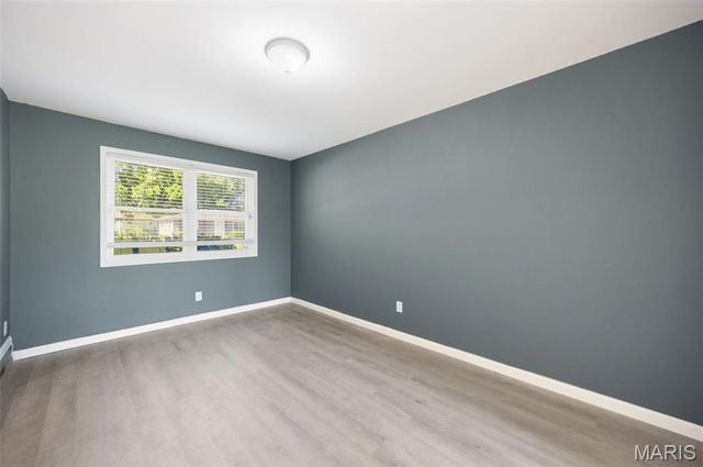 809 Lightwood Drive, Hazelwood, MO 63042
