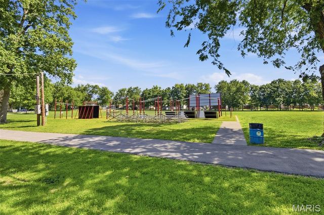 809 Lightwood Drive, Hazelwood, MO 63042
