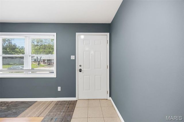 809 Lightwood Drive, Hazelwood, MO 63042