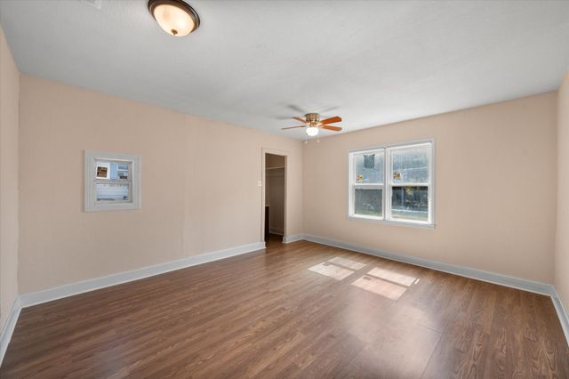 1038 E Maddox Avenue, Fort Worth, TX 76104