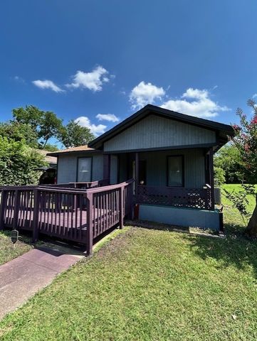 1038 E Maddox Avenue, Fort Worth, TX 76104