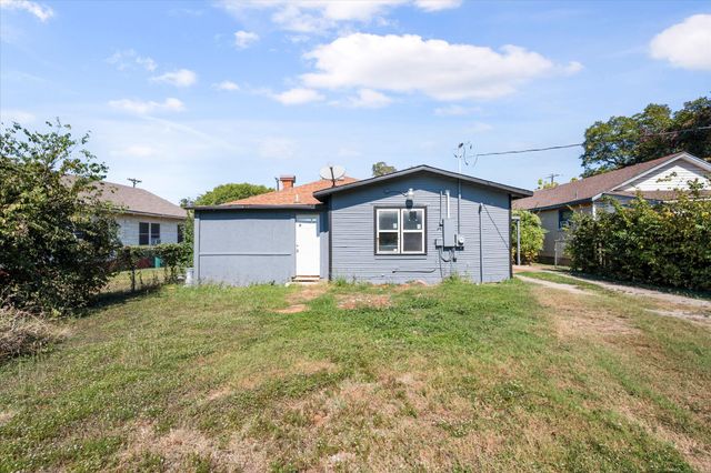 1038 E Maddox Avenue, Fort Worth, TX 76104