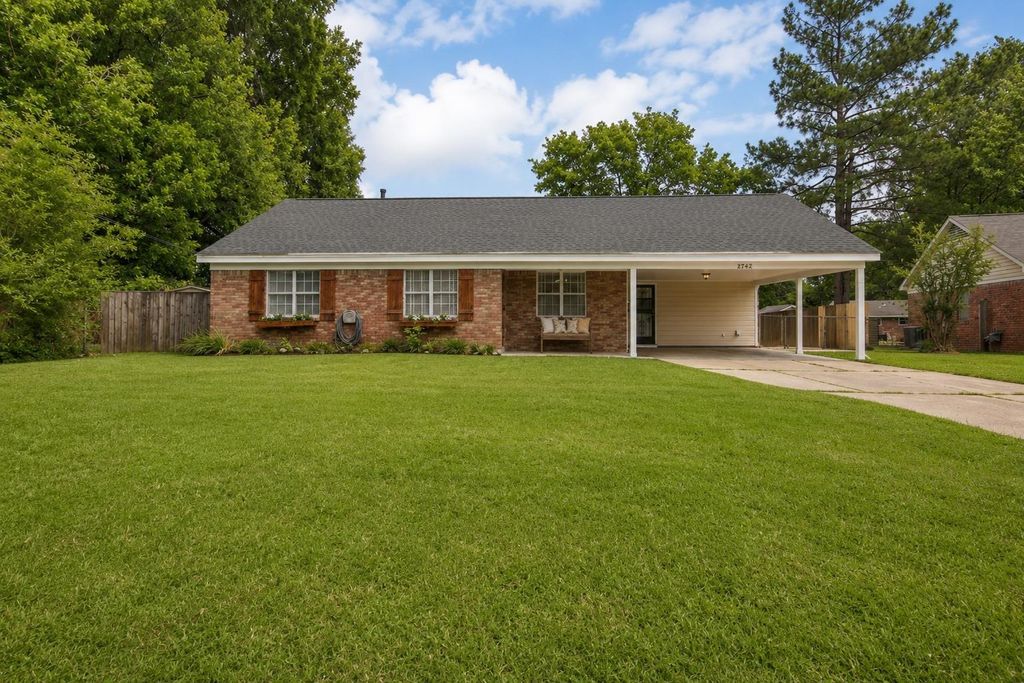 7262 PAM DR, Millington, TN 38053
