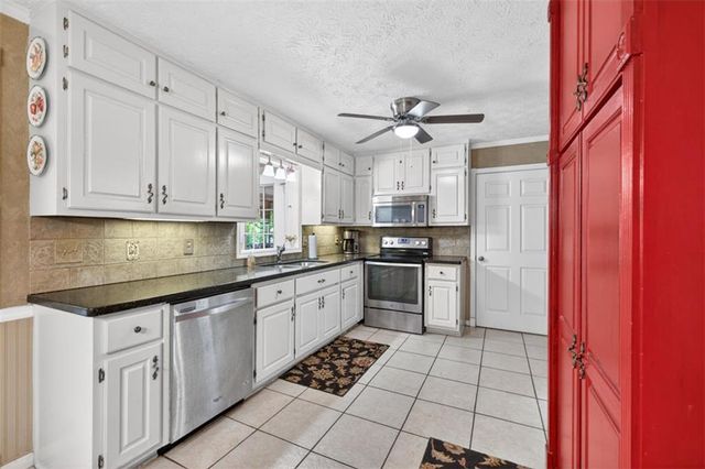 2844 Sardis Drive, Buford, GA 30519