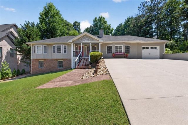2844 Sardis Drive, Buford, GA 30519