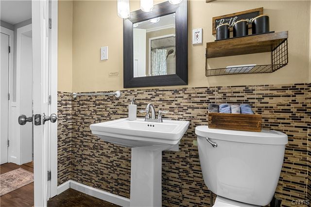 30 Allman Pl, New Hartford, NY 13413