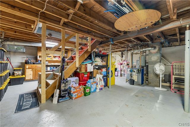 30 Allman Pl, New Hartford, NY 13413