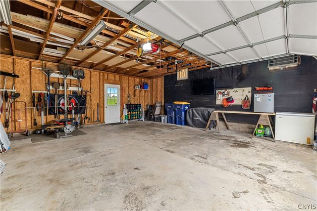 30 Allman Pl, New Hartford, NY 13413