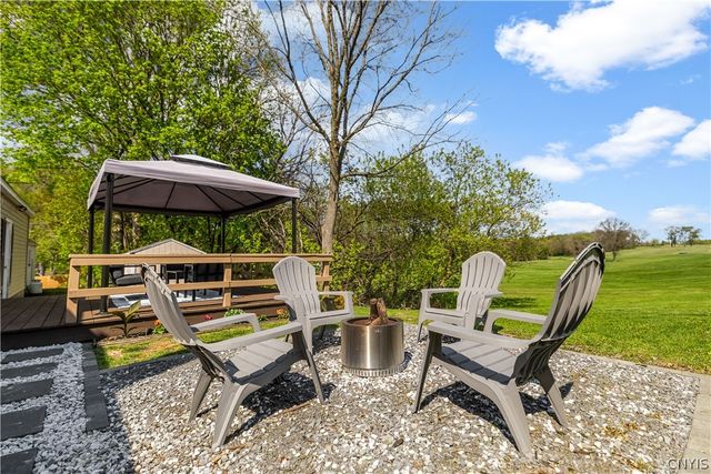 30 Allman Pl, New Hartford, NY 13413