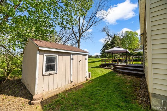 30 Allman Pl, New Hartford, NY 13413